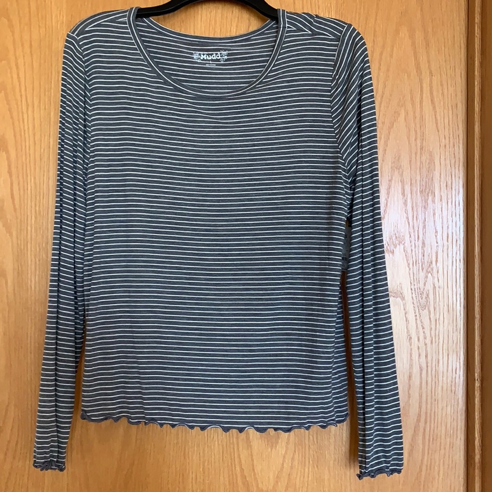 Mudd long sleeve women’s tee.  Size L.  Gray and white stripes.